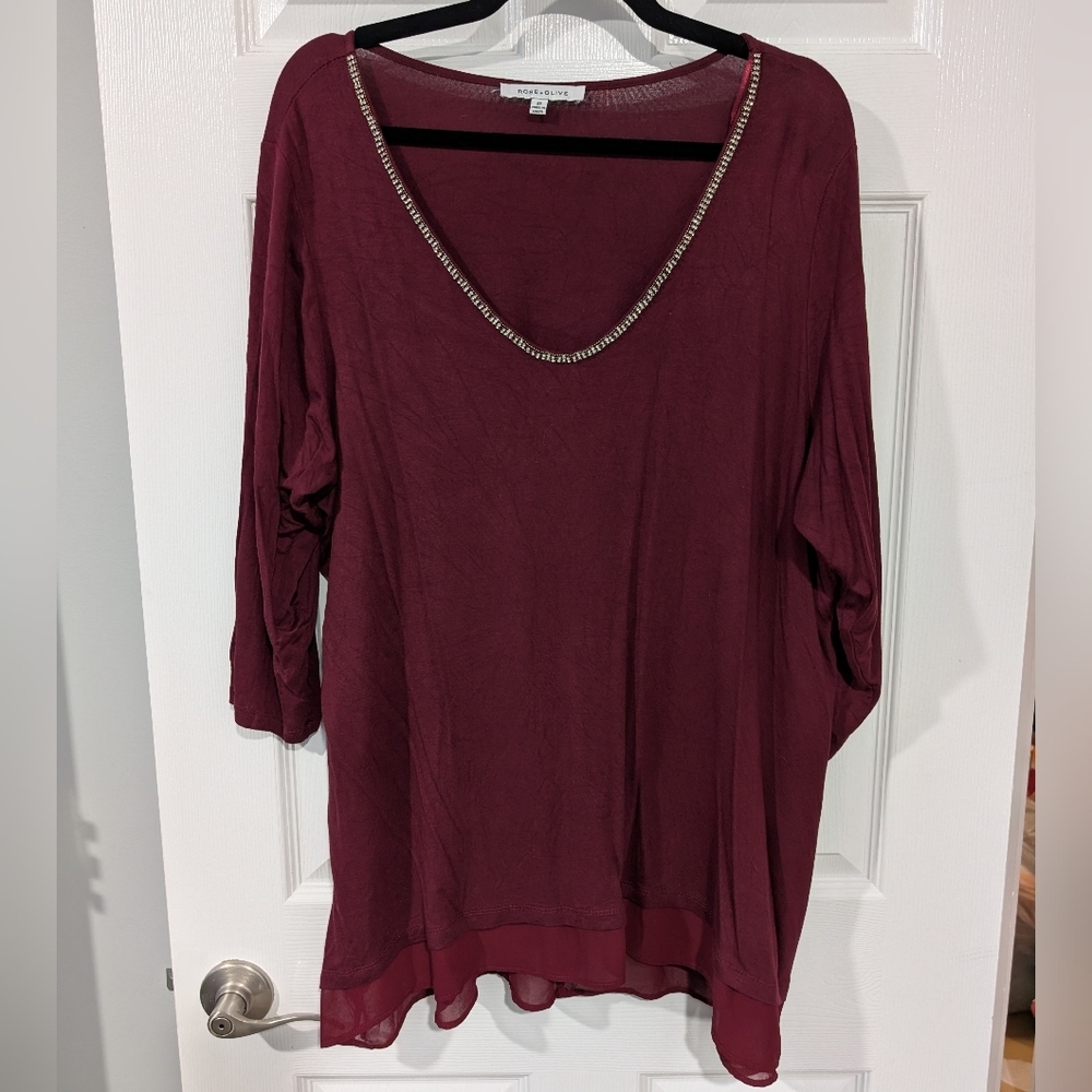 Rose + Olive Burgundy V-Neck w/ Rhinestone Trim 3/4 Sleeve Tunic in Size 2X